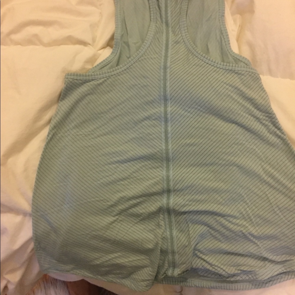 Lululemon tank - Picture 2 of 3